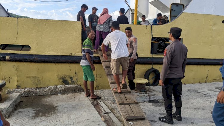 KP3 Laut Lakukan Pengamanan Kapal Penumpang di Pelabuhan Laut Reo