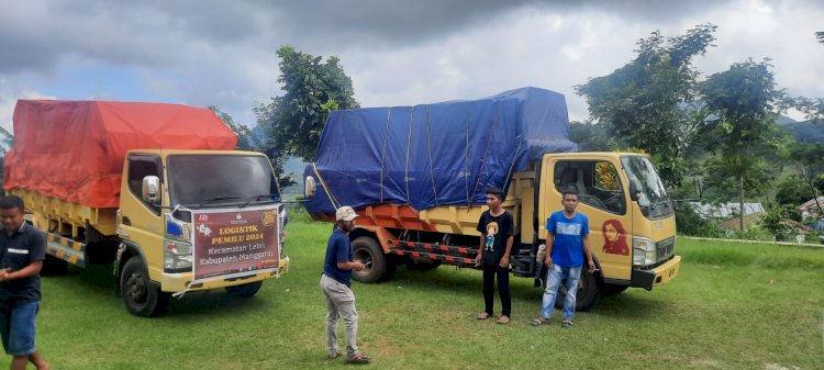 Operasi Mantap Brata: Kapospol Lelak, Polres Manggarai Kawal Pergeseran Logistik Pemilu 2024 Menuju Gudang KPUD Manggarai