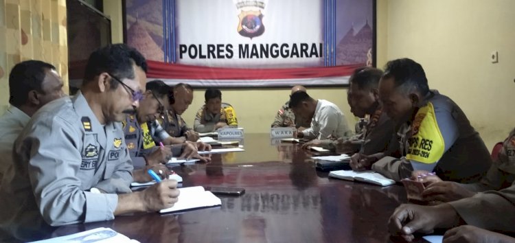 Pimpin Anev Mingguan Kapolres Manggarai: Kesiapan Mengamankan PSU dan Pasca Pemilu