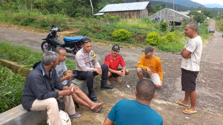 Bhabinkamtibmas AIPDA FLAVIANUS JEDAUT Himbau Warga Wae Ri'i Jaga Kondusifitas Jelang PSU