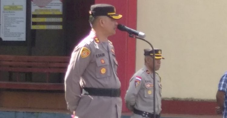 Pimpin Apel Mingguan, Kapolres Manggarai berikan arahan bagi personel Polres Manggarai.