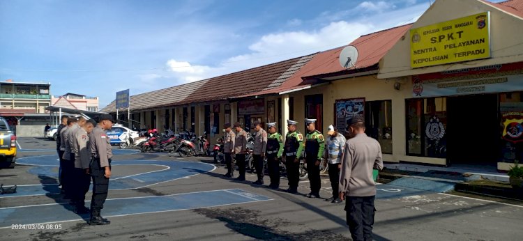 Serah Terima Tugas Piket SPKT dan Piket Fungsi Polres Manggarai Memastikan Kesiapan dalam Pelayanan Masyarakat