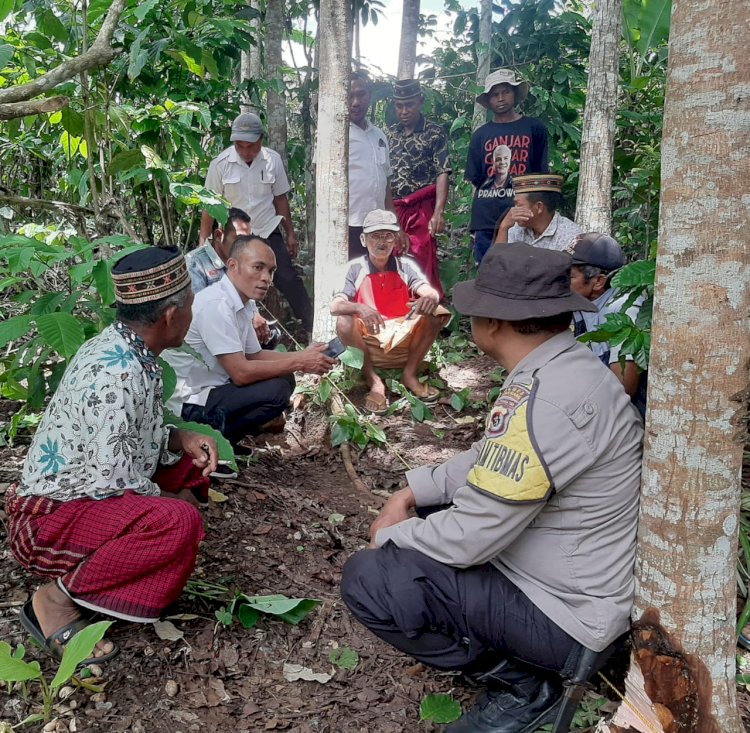 Aipda EMILIUS JOHAN, Bhabinkamtibmas Desa Nao, Kecamatan Satar Mese Utara, Mediasi Persengketaan Tanah di Kampung Joeng