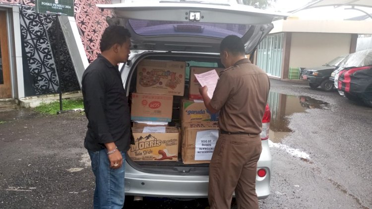 P21, Satres Narkoba Polres manggarai serah terima Tersangka dan Barang Bukti dalam Kasus Mengedarkan obat keras tanpa memiliki keahlian.