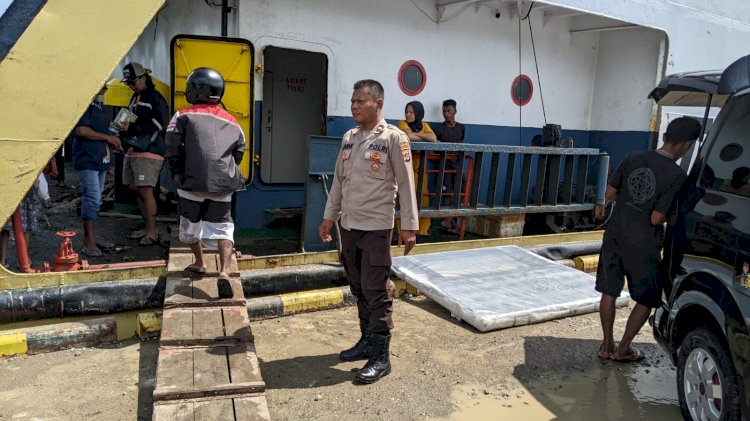 KP3 Laut Lakukan Pengamanan aktifitas Kapal Penumpang di Pelabuhan Laut Reo