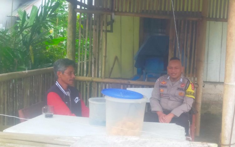 Patroli dan Sambang Bhabinkamtibmas di Desa Nenu, himbau warga Bahaya TPPO dan Waspada Bencana.