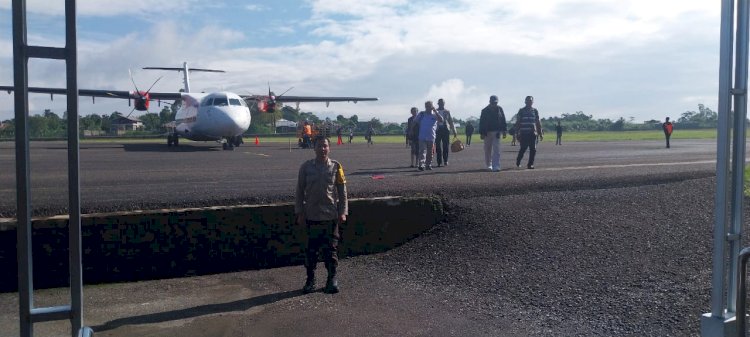 KP3 Udara : Pengamanan Pesawat di Bandara Frans Sales Lega Ruteng Berlangsung Lancar