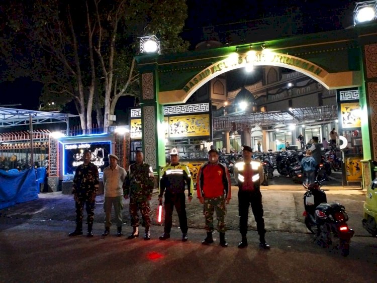 Polres Manggarai : Rutin Laksanakan Patroli TNI-Polri dan Pengamanan Masjid yang melaksanakan Sholat Tarawih di Ruteng