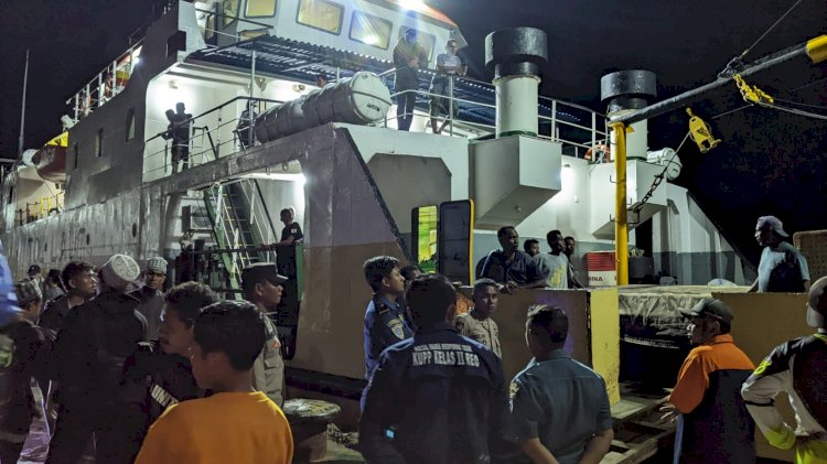 KP3 Laut Reo : Pengamanan Kapal Penumpang di Pelabuhan Laut Reo Berjalan Lancar