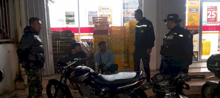 Warga Kelurahan Pitak Sampaikan Keluh Kesah dalam Jumat Curhat, Petugas Langsung Turun Tangan