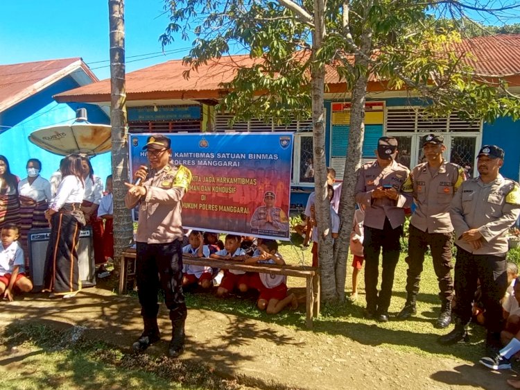 Kunjungan Kasat Binmas Polres Manggarai ke SDI Karot: Membina Mental Siswa Pasca Insiden Baku Serang antar sekolah