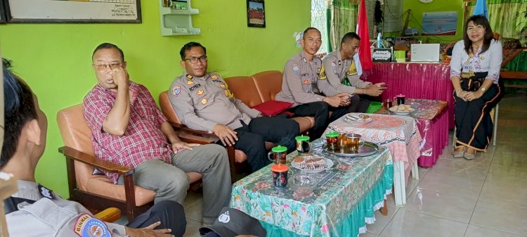 Kunjungan Kasat Binmas Polres Manggarai ke SDI Karot: Membina Mental Siswa Pasca Insiden Baku Serang antar sekolah