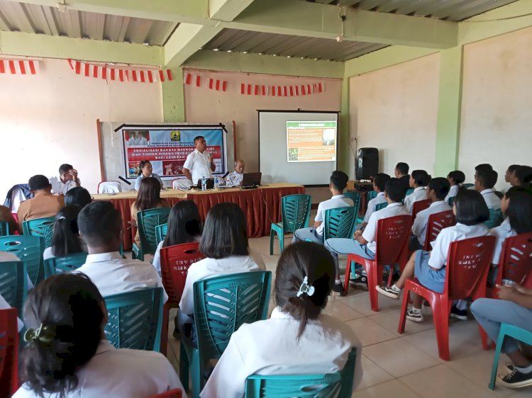 Polres Manggarai Lakukan Sosialisasi Bahaya TPPO dan Narkoba di SMKN 1 Wae Ri’i