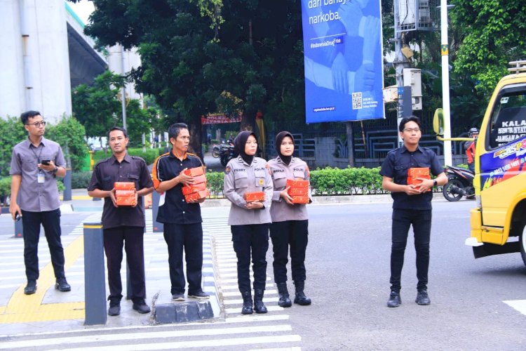 4 Jenderal Polri Kompak Bareng Polwan dan Wartawan Sebar Kebaikan di Bulan Ramadan