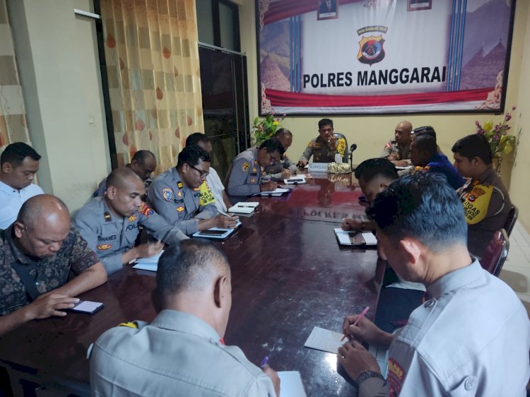 Kapolres Manggarai Sampaikan Arahan Penting dalam Rapat Anev Mingguan