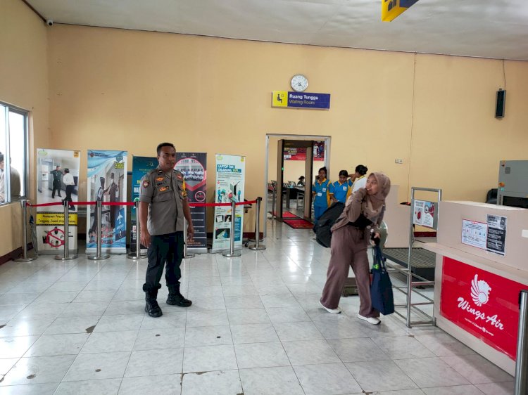 KP3 Bandara Frans Sales Lega : Akibat Cuaca Buruk di Ruteng Membuat Penerbangan Dibatalkan.