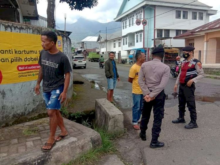 Anggota Samapta Polres Manggarai Lakukan Patroli Dialogis dan Pengaturan Arus Lalin