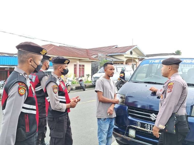 Jaga Stabilitas Kamtibmas: Satuan Samapta Polres Manggarai Lakukan Patroli Kota di Ruteng