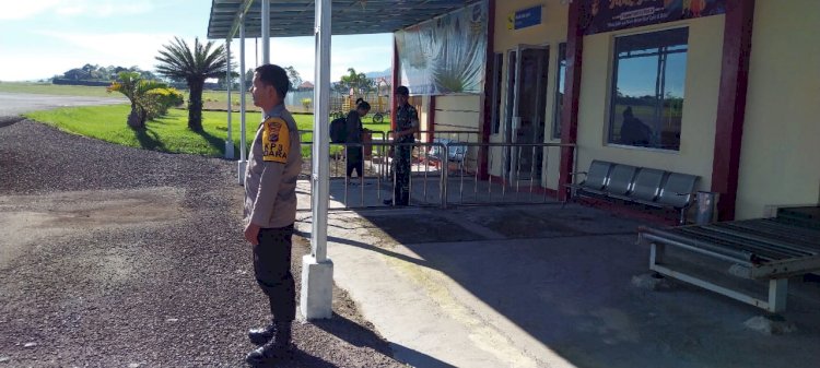 Pengamanan Pesawat Penumpang di Bandara Frans Sales Lega Ruteng Berlangsung Lancar
