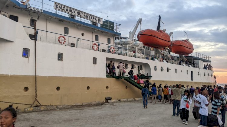 Jamin Keamanan dan Kelancaran Transportasi Laut, KP3 Laut Reo lakukan Pengamanan Ketat Kapal Penumpang di Pelabuhan Laut Reo