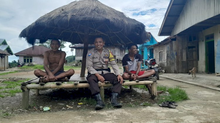 Bhabinkamtibmas Kornelius Jemarus Himbau Warga Rahong Utara Waspada Terhadap Berbagai Ancaman dan Tindak Pidana