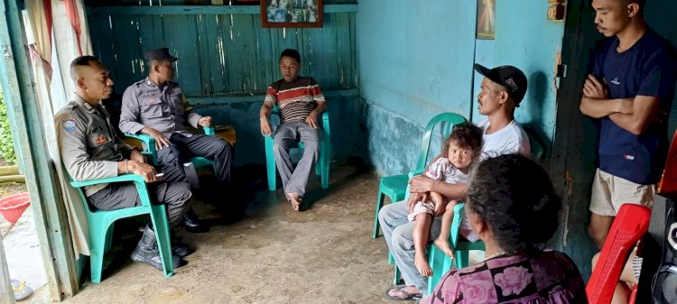 Bhabinkamtibmas Kecamatan Langke Rembong, Patroli dan Sambang guna Memberikan Jaminan Keamanan di wilayah Binaan.