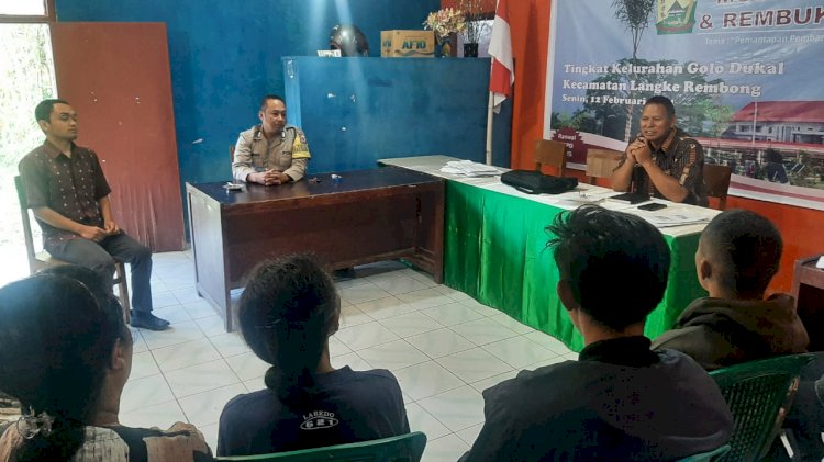 BRIPKA Anselmus K. Nongko, Bhabinkamtibmas Kecamatan Langke Rembong,  Berhasil Memediasi permasalahan di Wilayah Binaan