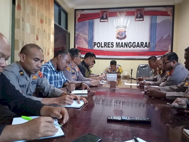 Pimpin Rapat Anev Mingguan, Kapolres Manggarai Sampaikan Arahan Strategis