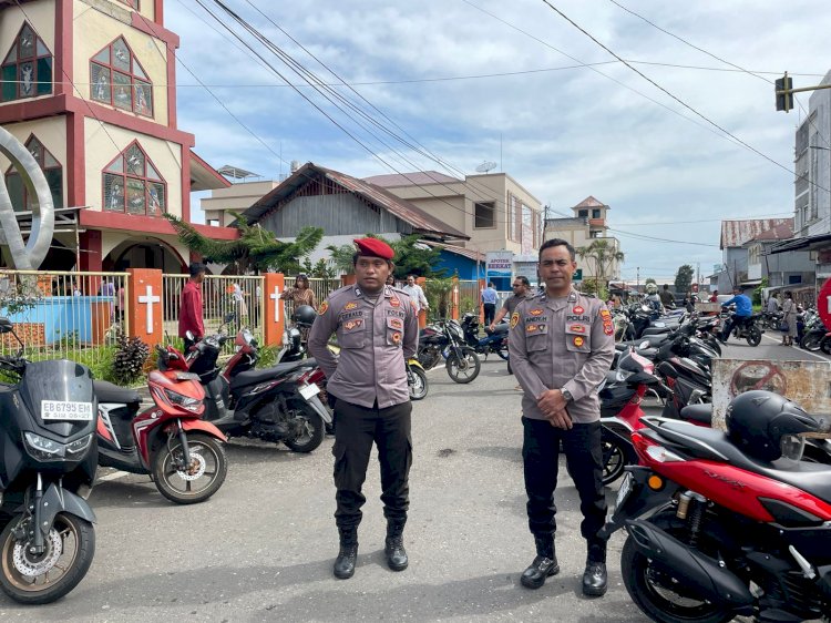 Polres Manggarai Terus Jamin Keamanan dan Kenyamanan Ibadah Minggu di Gereja-Gereja Kabupaten Manggarai