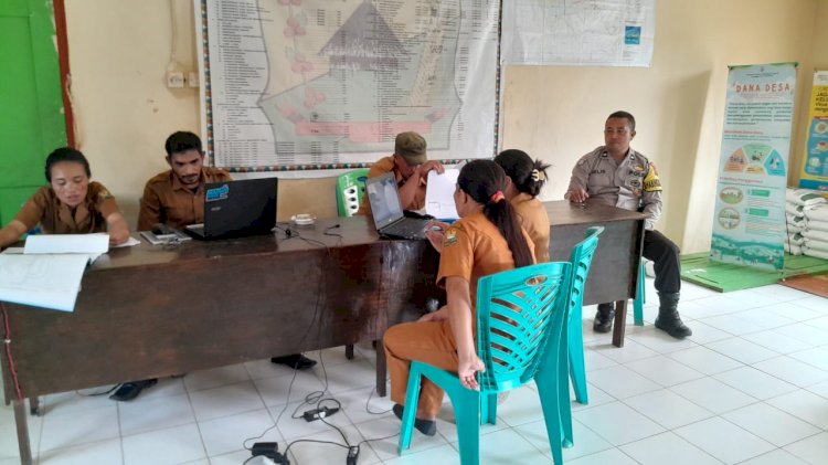 Bhabinkamtibmas Patroli dan Sambang, Berikan Edukasi Kamtibmas di Desa Buar