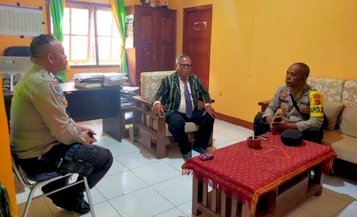 Kapolsek Cibal dan Bhabinkamtibmas Berikan Himbauan Kamtibmas kepada Siswa SMA Negeri 1 Cibal