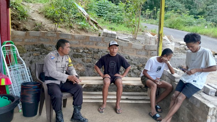 Petugas Bhabinkamtibmas AIPDA Kornelius Jemarus Himbau Warga Cegah Kejahatan dan Bencana Alam