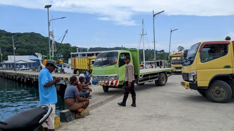 Pengamanan Aktifitas Bongkar Muat di Pelabuhan Laut Kelas II Reo Berjalan Lancar