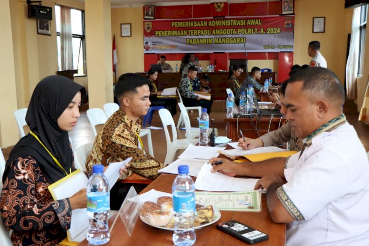 Kegiatan Pemeriksaan Administrasi Awal Calon Bintara dan Tamtama Polri Gelombang II Berlangsung di Polres Manggarai