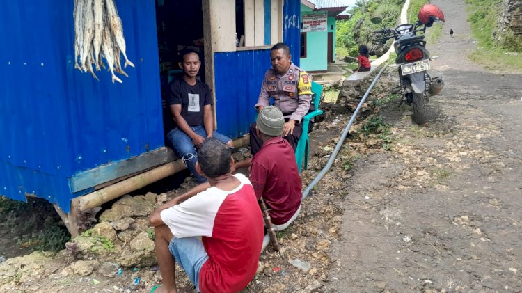 Bhabinkamtibmas Himbau Warga Benteng Tubi Cegah Kejahatan dan Waspada Bencana Alam