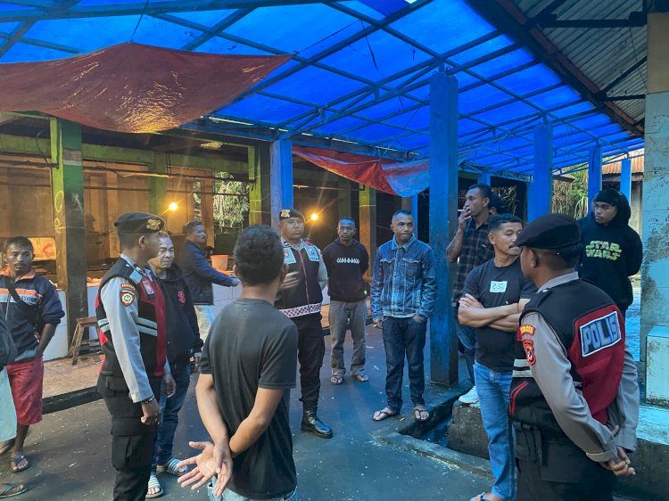 Patroli Dialogis Satuan Samapta Polres Manggarai di Pasar Impres Ruteng