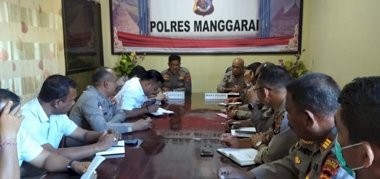 Konsisten Meningkatkan Kinerja Polres Manggarai :  Kapolres Manggarai Pimpin Rapat Anev Mingguan