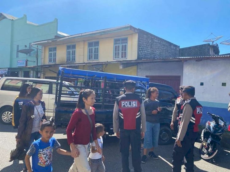 Tingkatkan Stabilitas Kamtibmas di Ruteng, Satuan Samapta Polres Manggarai laksanakan Patroli Dialogis.