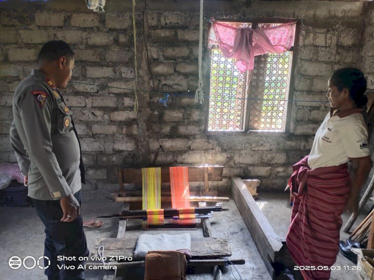 Kapolsek Satar Mese Kawal Penyaluran Bantuan Pertanian dan Lakukan Pengecekan CPCL di Desa Wongka