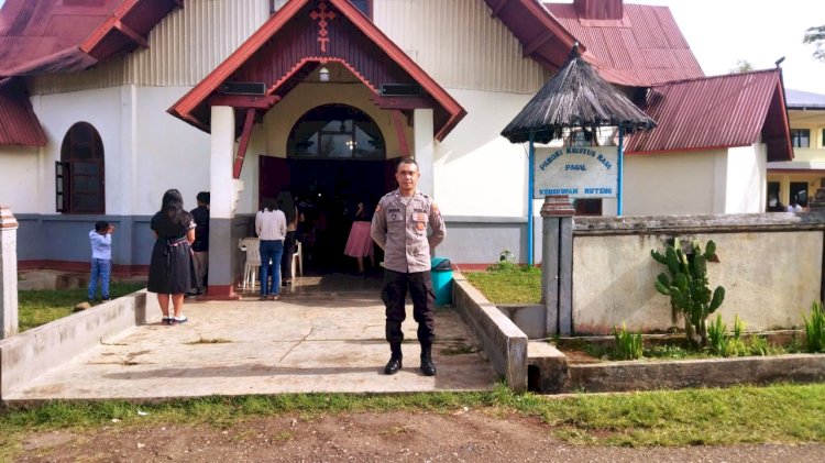 Pengamanan Misa di Gereja Paroki Kristus Raja Pagal oleh Personel Polsek Cibal Berjalan Lancar