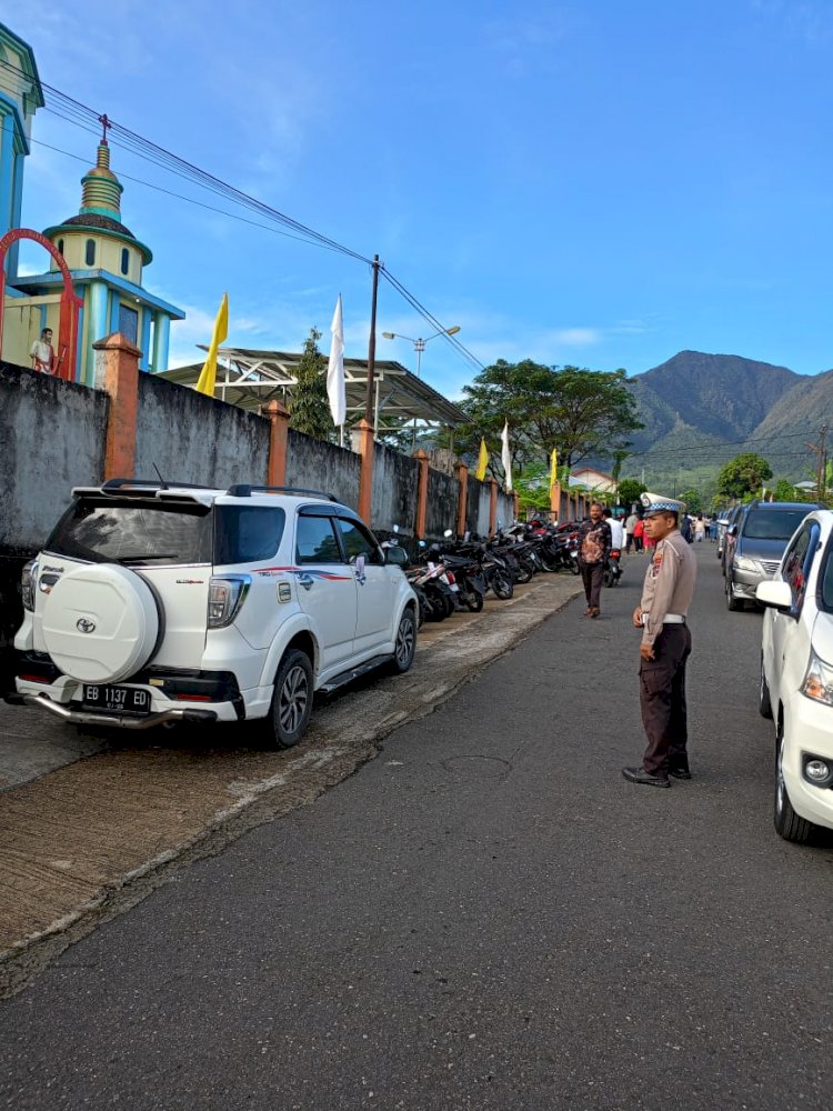 Pastikan Ibadah Minggu Berlangsung Aman, Polres Manggarai Terjunkan Personel Pengamanan di Sejumlah Gereja di Ruteng