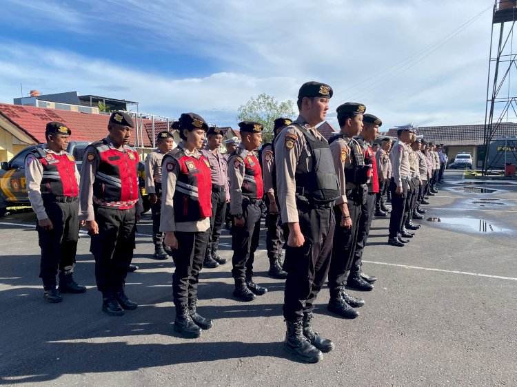 Pimpin Apel Mingguan, Kapolres Manggarai Berikan Arahan dan Penekanan Kepada Seluruh Personel