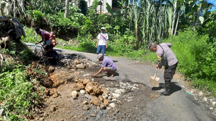 BHABINKAMTIBMAS RAHONG UTARA LAKSANAKAN PATROLI DAN HIMBAUAN KAMTIBMAS DI KAMPUNG NTALA
