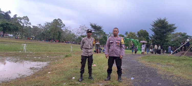 BHABINKAMTIBMAS DAN KAPOSPOL RAHONG UTARA AMANKAN TURNAMEN SAN ANTONIUS CUP II TAHUN 2025 DI BEOKINA