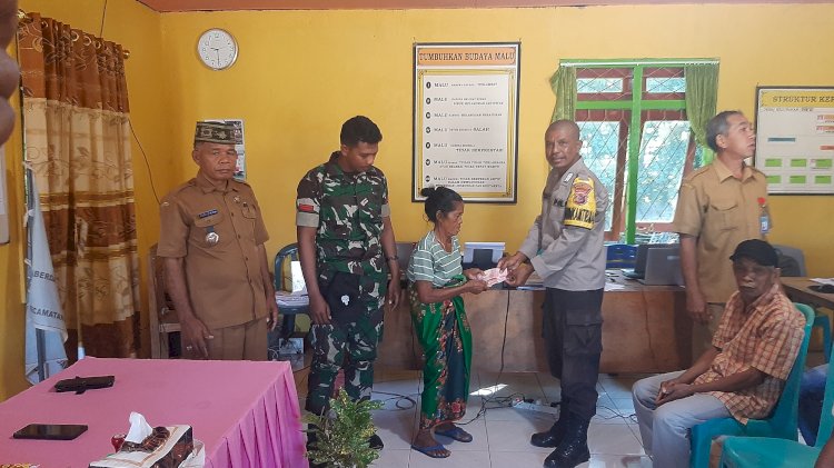 Bhabinkamtibmas Lakukan Monitoring Dan Pendampingan Penyaluran BLT DD Di Desa To’e