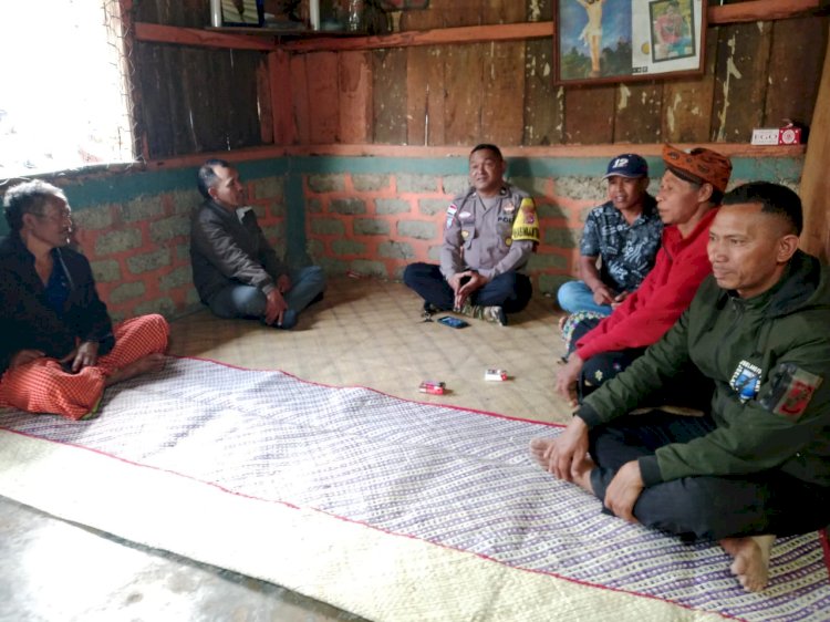 Bhabinkamtibmas Desa Nao Fasilitasi Mediasi Sengketa Pengurusan Jenazah di Kecamatan Satar Mese dan Satar Mese Utara