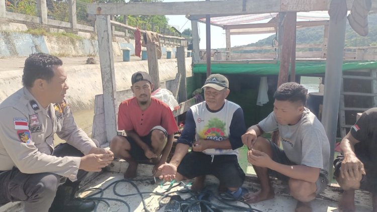 Jaga Situasi Kamtibmas Kondusif, Satpolairud Polres Manggarai Lakukan Patroli dan Sambang di Pesisir Sungai Wae Pesi