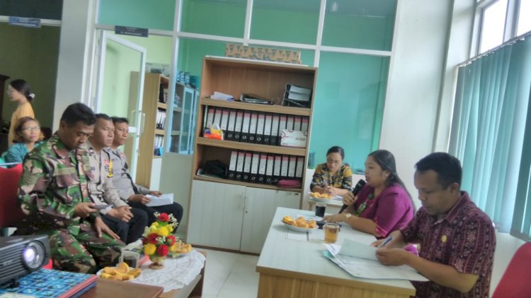 Bhabinkamtibmas Kecamatan Ruteng Ikuti Rapat Lintas Sektor Dukung Penanganan Kesehatan Di Wilayah