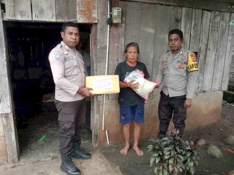 Polsek Satarmese Berbagi Kasih, Salurkan Bansos Kepada Warga Kurang Mampu Menjelang Hut Bhayangkara Ke-79