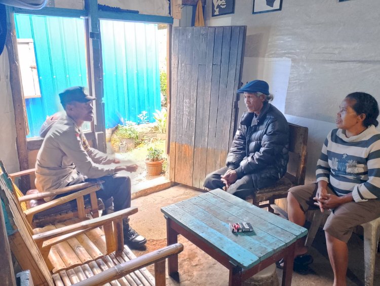 Bhabinkamtibmas Sambangi Warga Waspadai TPPO Dan Rabies